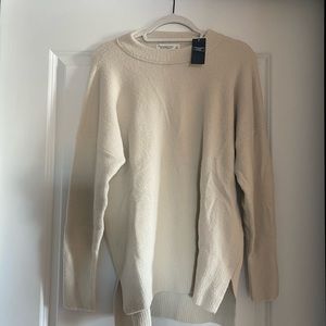 Abercrombie Cream Sweater NWT Size Small Womens